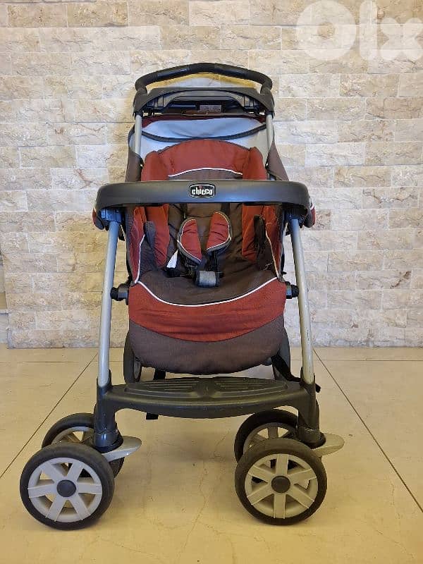 Chicco trolli, car seat, child carrier bath tub. 5