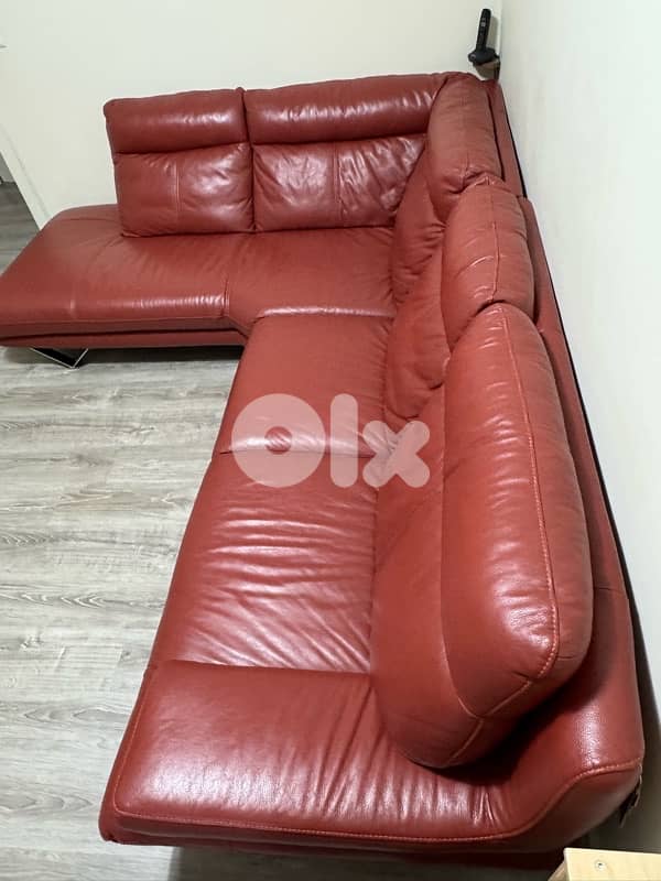 Elegant Italian Leather L-Shape Sofa - Excellent Condition 1