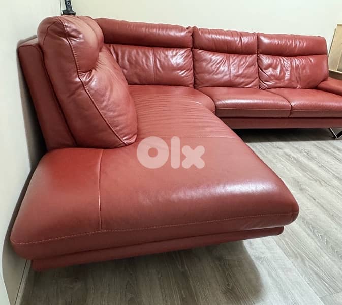 Elegant Italian Leather L-Shape Sofa - Excellent Condition 2