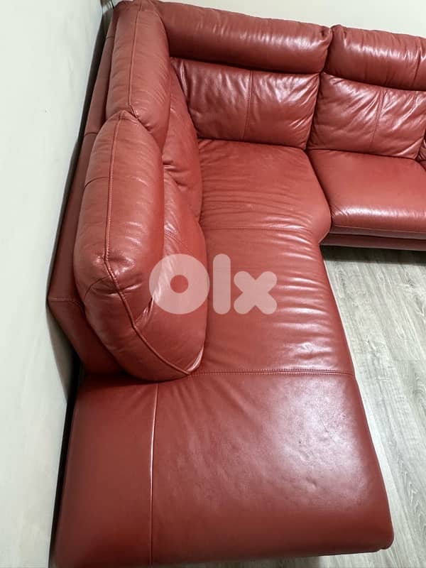 Elegant Italian Leather L-Shape Sofa - Excellent Condition 3