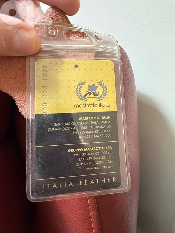 Elegant Italian Leather L-Shape Sofa - Excellent Condition 6