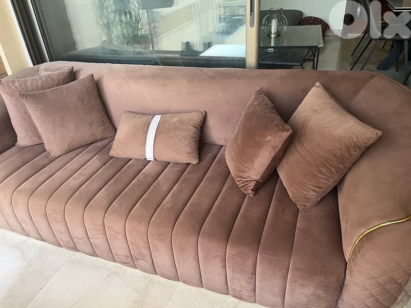 2  sofas 3