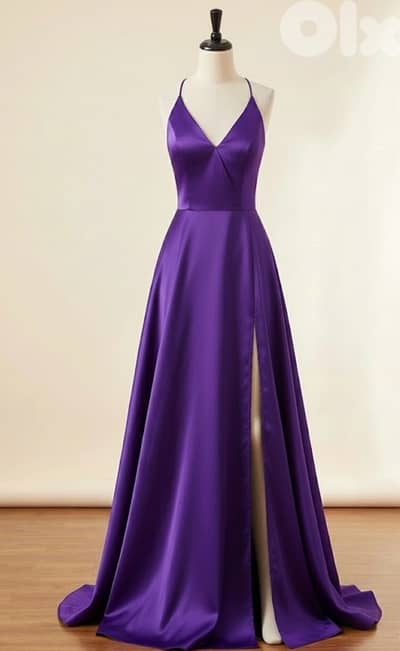 Elegant Long Purple Evening Dress (Femme distinguée HC) – Size (S/M)