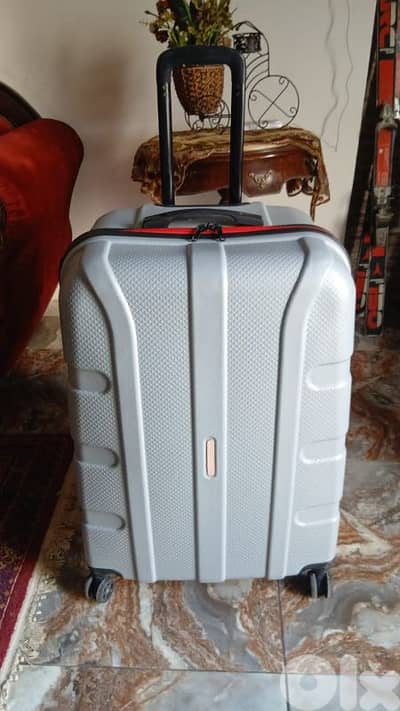 شنطه سفر كبيره