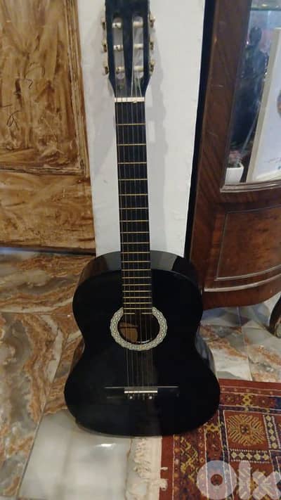 غيتار خشب كبير انتيك