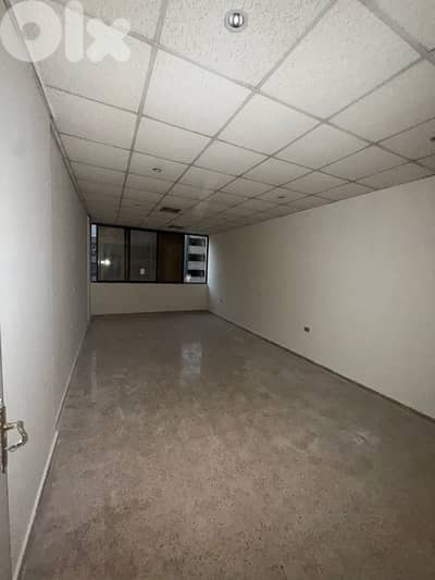 office for rent مكتب للإيجار