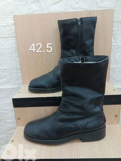 Leather boots size 42.5