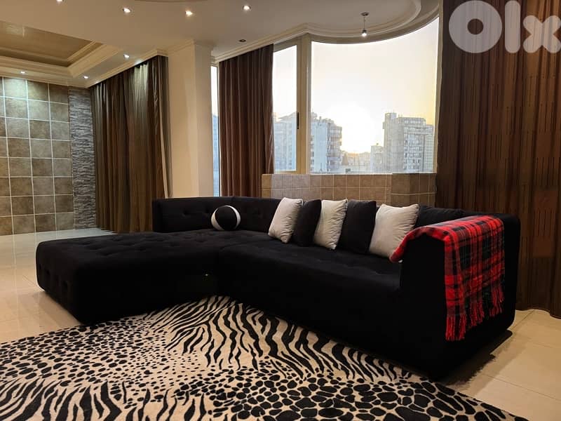 Custom-Made Luxury Black King-Size L-Shape Sofa | Like New 2