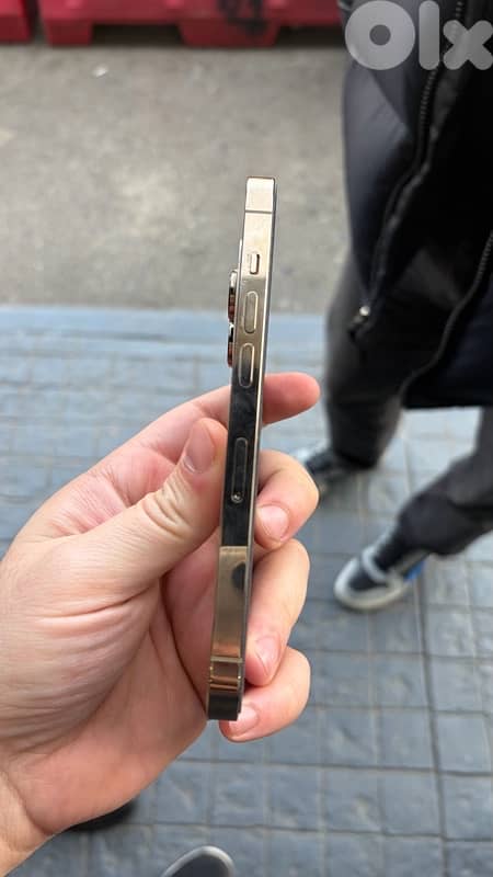 iPhone 14 Pro 512 Gold 3