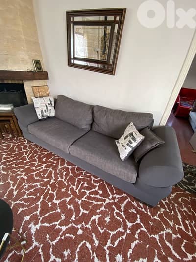 صالون بحالة ممتازة للبيع