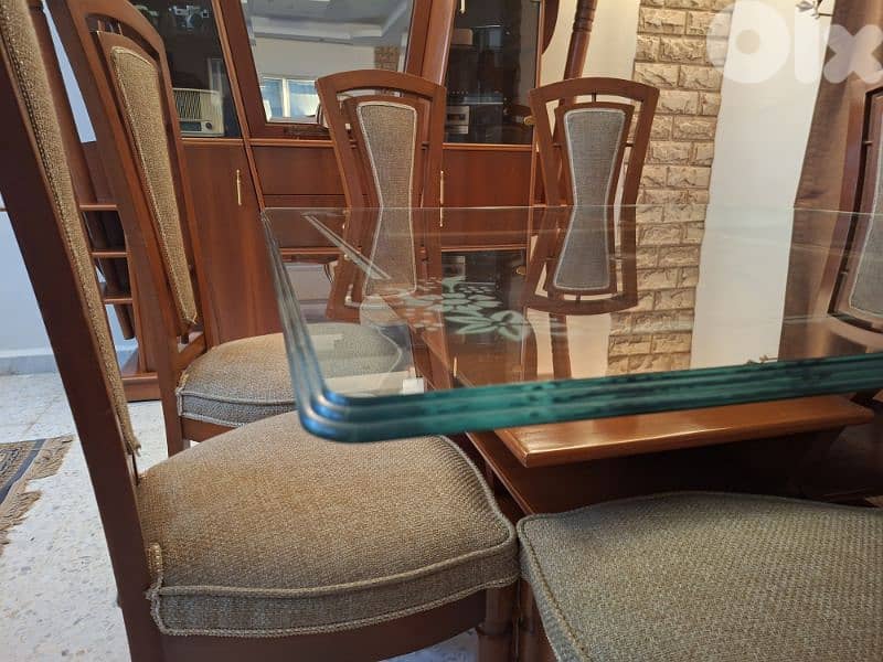 Excellent Full Dining Room 5