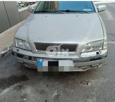 فولفو أس 40 2000