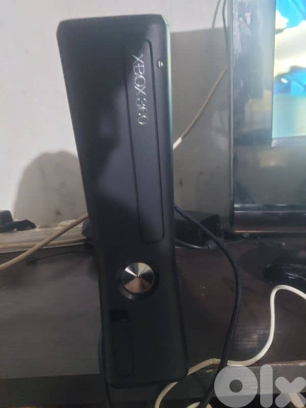 xbox 360 slim very clean 1