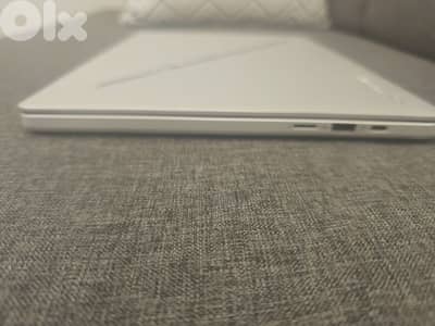 Asus ROG zephyrus g14 (rtx 4060 /Ryzen 9 8945h)