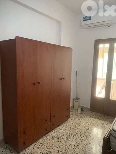 2  beds  in a male dorm rent للرجال سرير عدد ٢ للإيجار