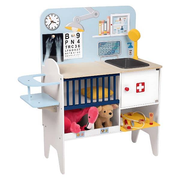 playtive clinic & vet play 2 in 1 doctor role 1