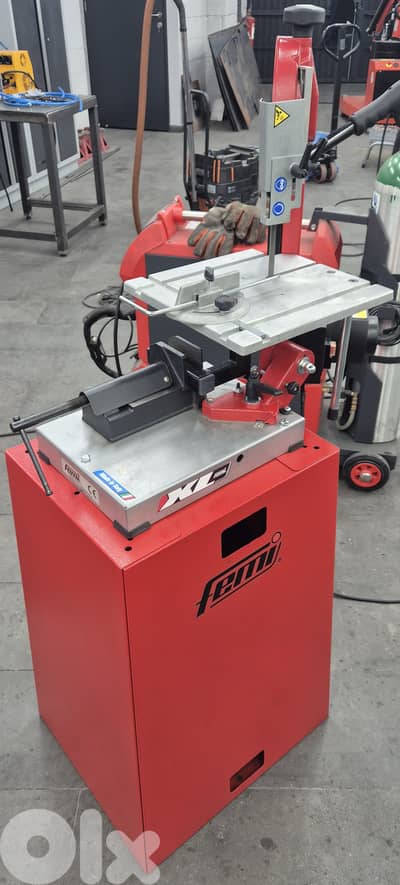Femi 780 XL portable bandsaw