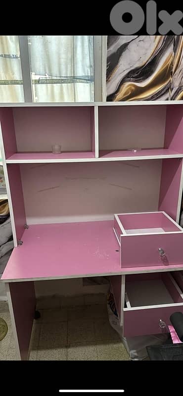 studying desk/ مكتب للدراسة