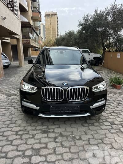 BMW X3 x-drive 30i sport package 2019 black on black (clean carfax)