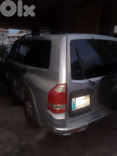 ميتسوبيشي مونتيرو 2001