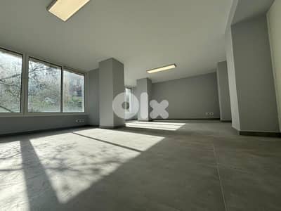 Office for Rent in Badaroمكتب للإيجار في بدارو