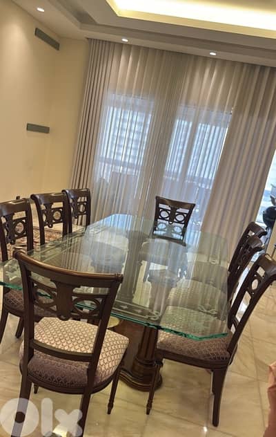 Elegant Dining Room Set – Great Condition