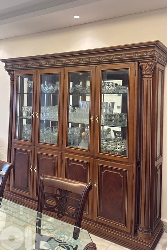 Elegant Dining Room Set – Great Condition 1