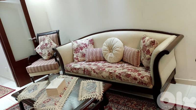 living room beige & bordeau + tv unit + table 5