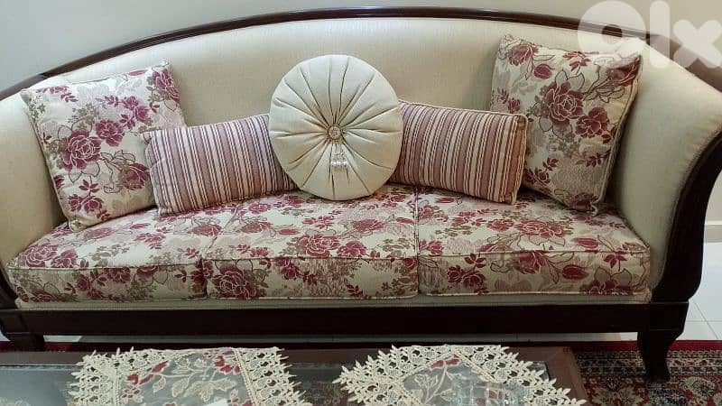 living room beige & bordeau + tv unit + table 8