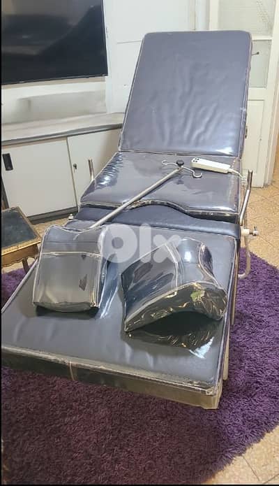 سرير طبي كهربائي