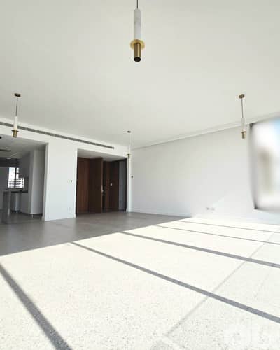 RA26-4705 Super Deluxe Vintage Apartment– Prime Location in Clemenceau