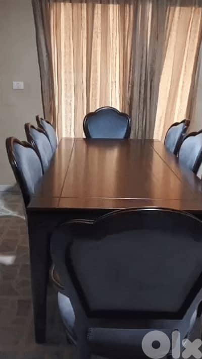 طاولة سفرة مرتبة