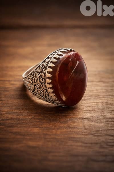 Aqeeq stone in a sliver 950 ring for men عقيق يماني احمر
