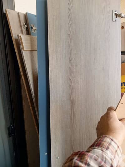 غرفه نوم  خزانه.  فرشه موجوذ للبيع استعمال 3 شهور فقط