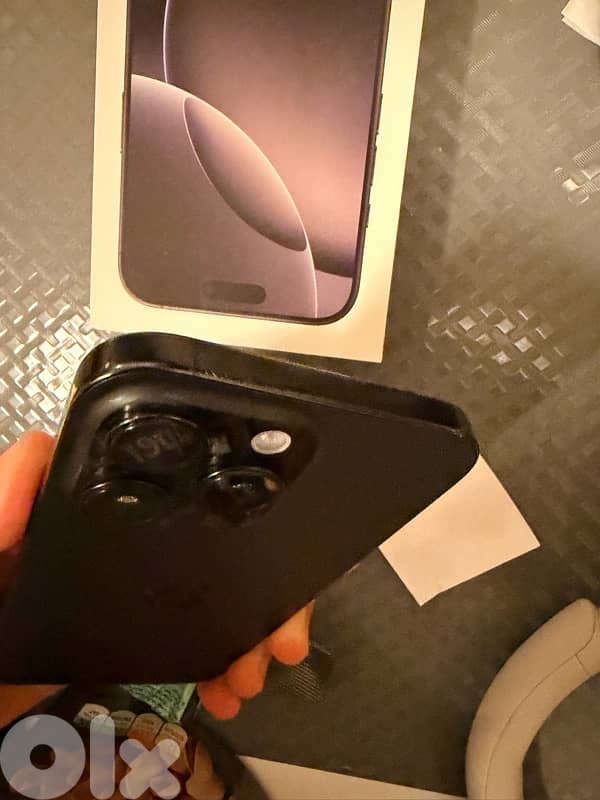 iphone 16 pro max black / 512 gb / with apple care 6