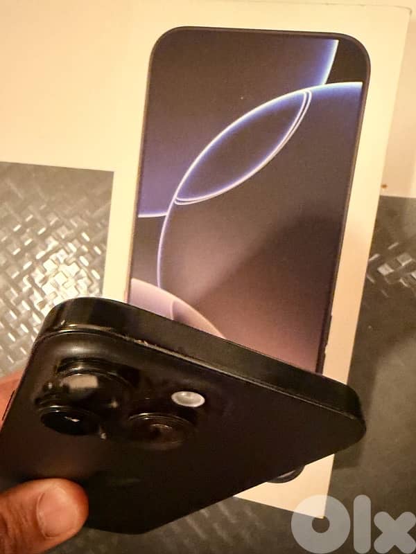 iphone 16 pro max black / 512 gb / with apple care 7