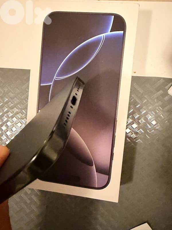 iphone 16 pro max black / 512 gb / with apple care 8