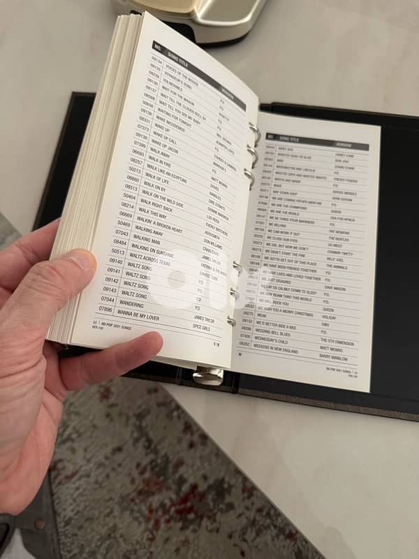 Karaoke Machine - Very Good Condition 7