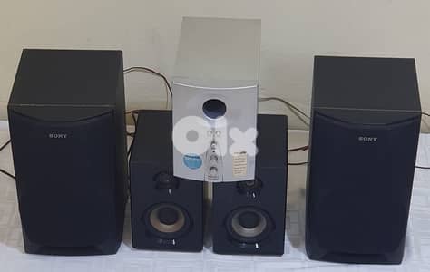 Two Sony speaker and two dual speaker and mercury Enhancod soundsystem