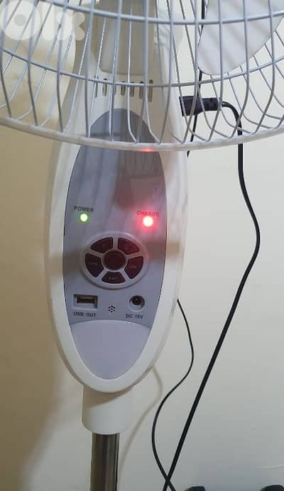 مروحة كهرباء و بطارية ماركة Chrome صنع تايوان ٢٨ دولار كتير نضيف وناعم