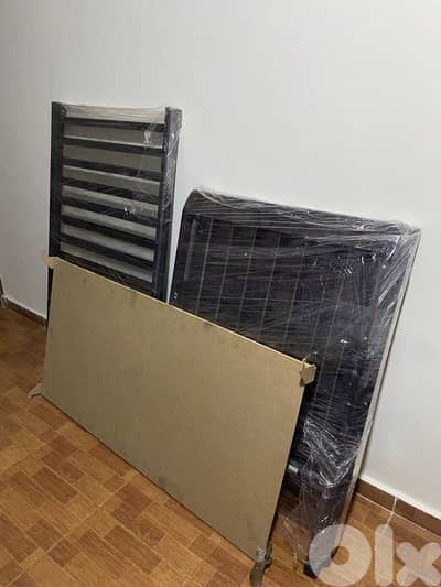 تخت للبيبي junior brand