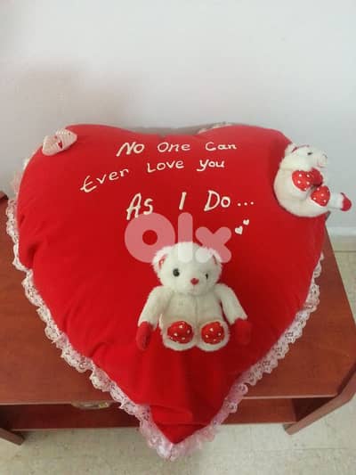 (  un large choix de peluches à la vente   70$ )