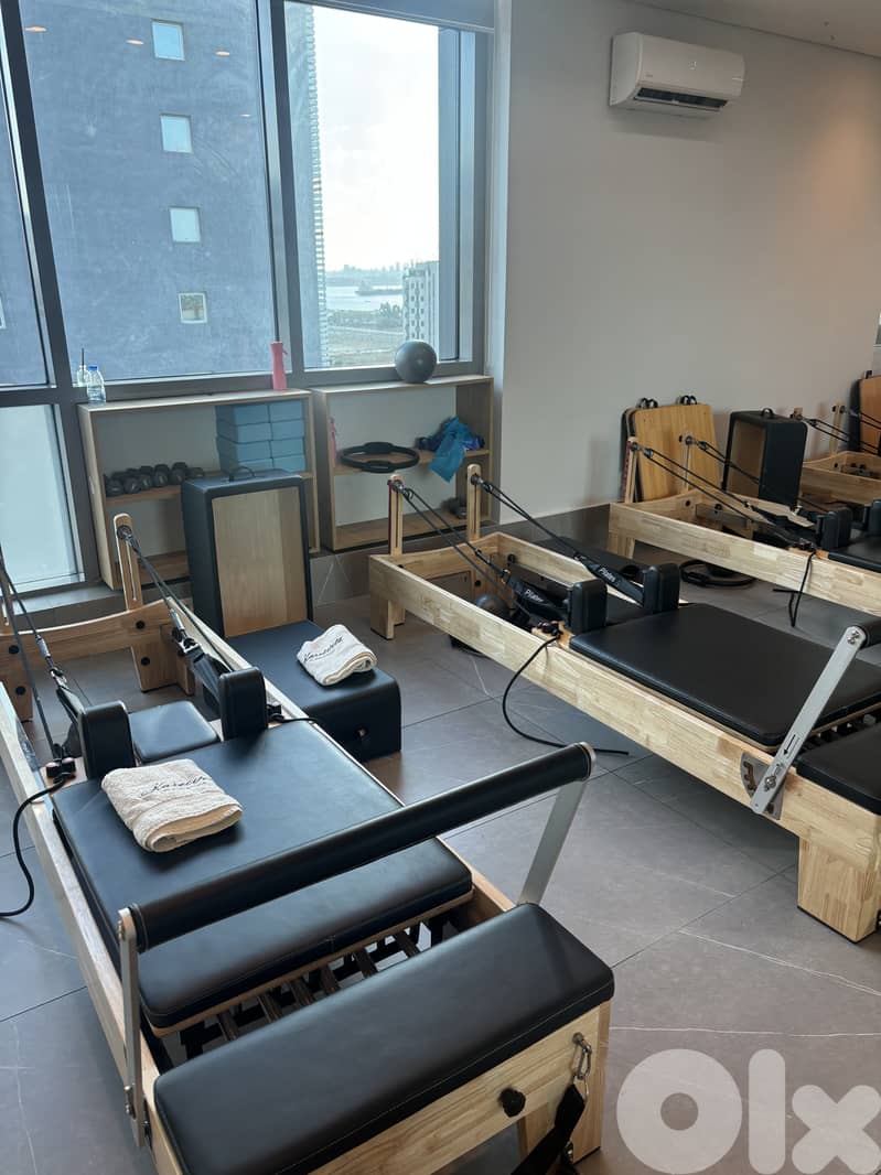 Barely used (2 months) Pilates reformer beds 4