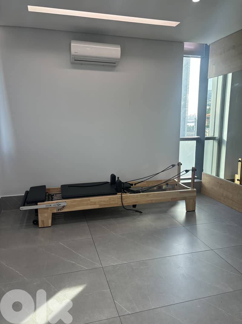 Barely used (2 months) Pilates reformer beds 5