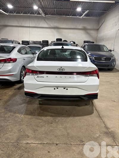 Hyundai Elantra 2021