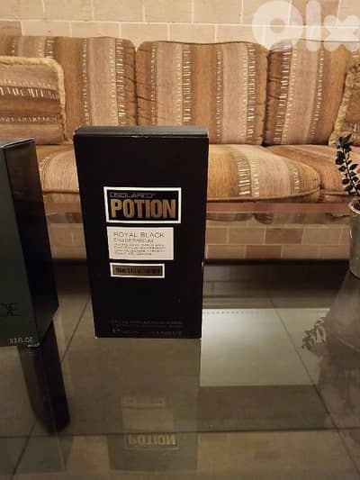 disquared 2 potion royal black perfume