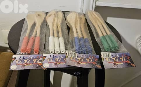 كمية من الأدوات المنزلية بأسعار رخيصة جدا