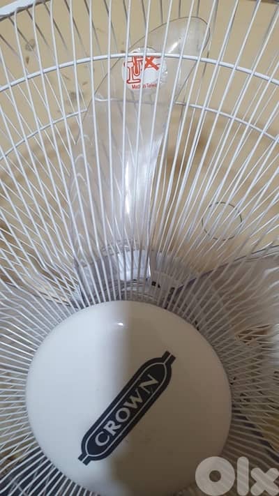 مروحة حيط  Crown  صنع تايوان ٢٥ دولار كتير  نضيف  وناعم مستعمل قليل