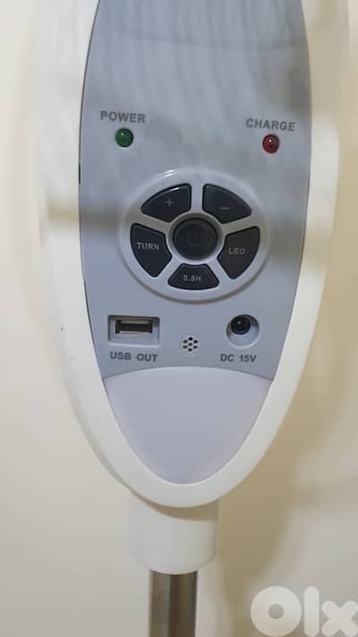 مروحة كهرباء و بطارية  ماركة  Chrome صنع تايوان ٣٠ دولار كتير نضيف