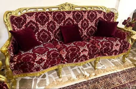 صالون فخم ستايل ملكي – كنبة + 4 كراس بحالة ممتاز